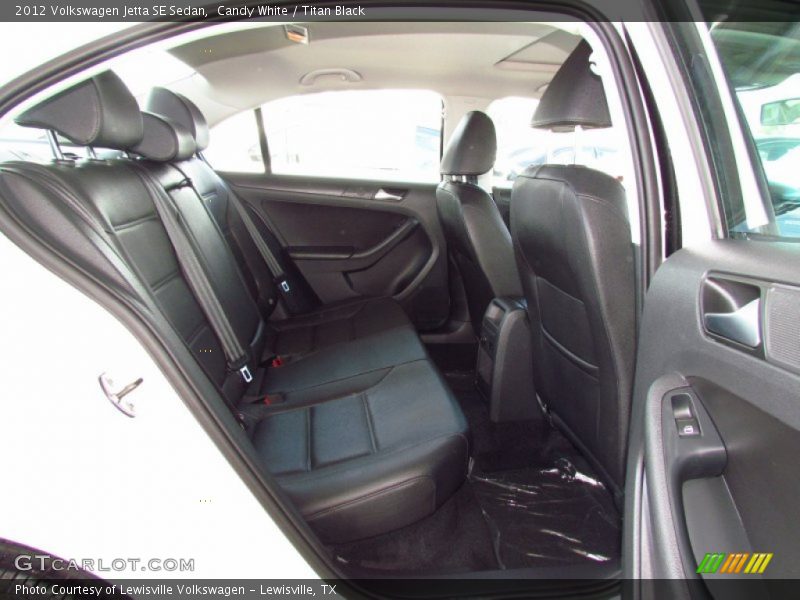 Candy White / Titan Black 2012 Volkswagen Jetta SE Sedan