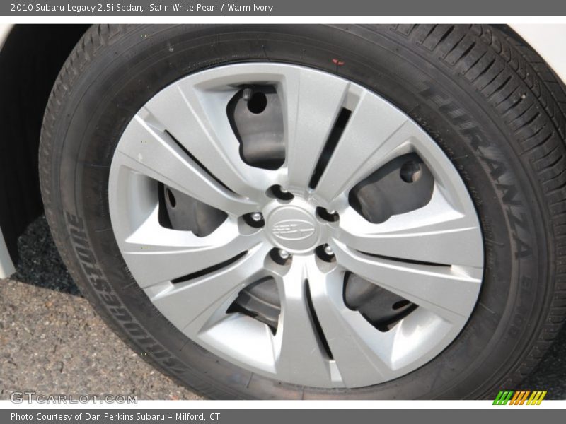 Satin White Pearl / Warm Ivory 2010 Subaru Legacy 2.5i Sedan