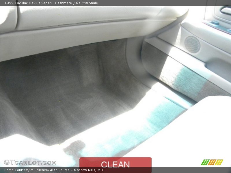 Cashmere / Neutral Shale 1999 Cadillac DeVille Sedan