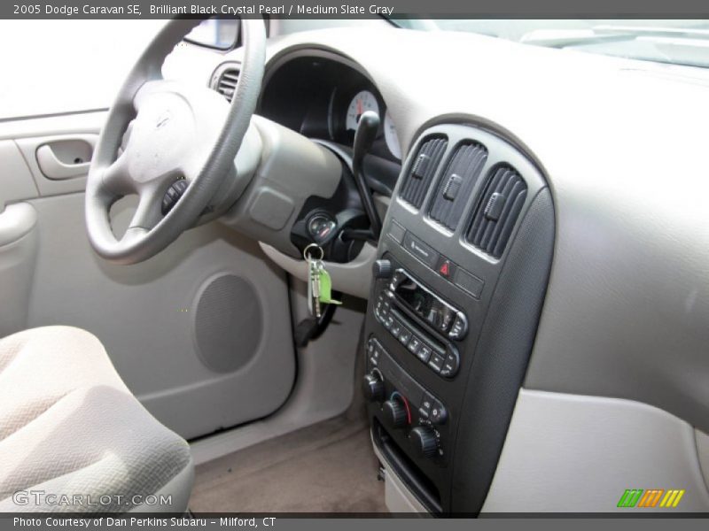 Brilliant Black Crystal Pearl / Medium Slate Gray 2005 Dodge Caravan SE