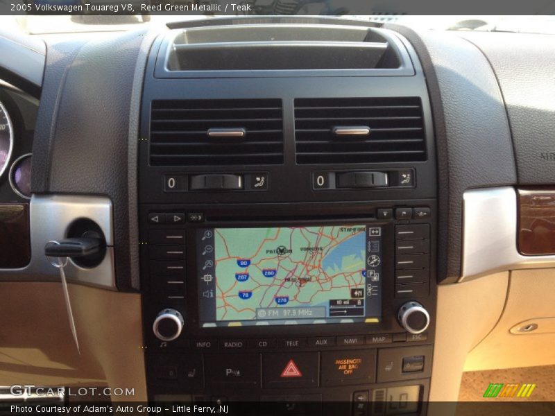 Reed Green Metallic / Teak 2005 Volkswagen Touareg V8