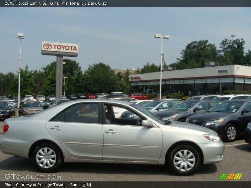Lunar Mist Metallic / Dark Gray 2005 Toyota Camry LE
