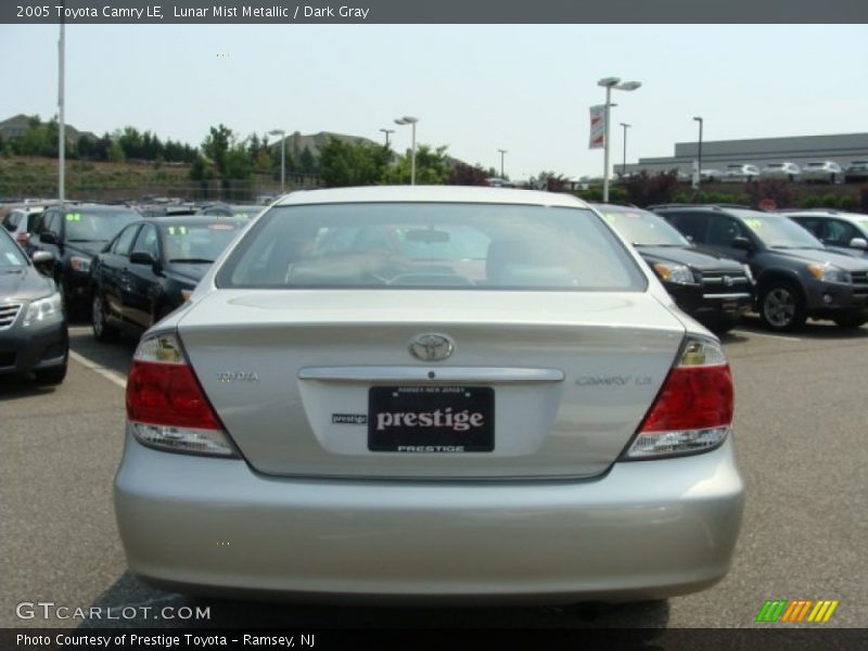 Lunar Mist Metallic / Dark Gray 2005 Toyota Camry LE
