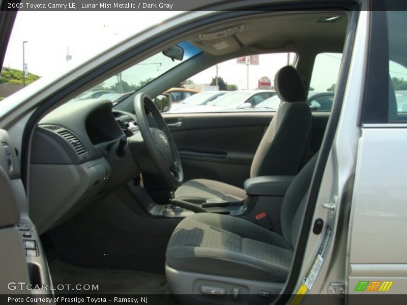 Lunar Mist Metallic / Dark Gray 2005 Toyota Camry LE