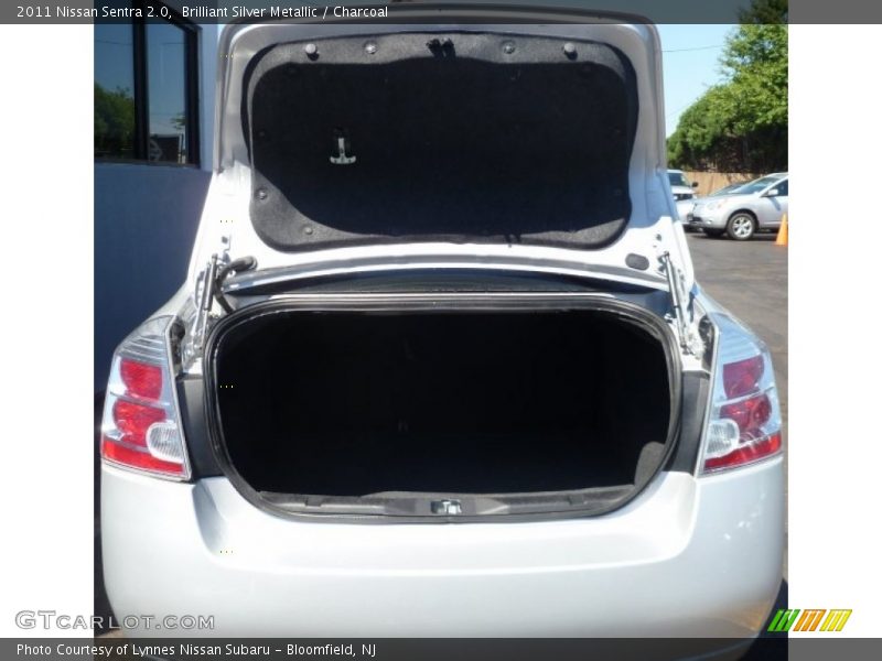 Brilliant Silver Metallic / Charcoal 2011 Nissan Sentra 2.0