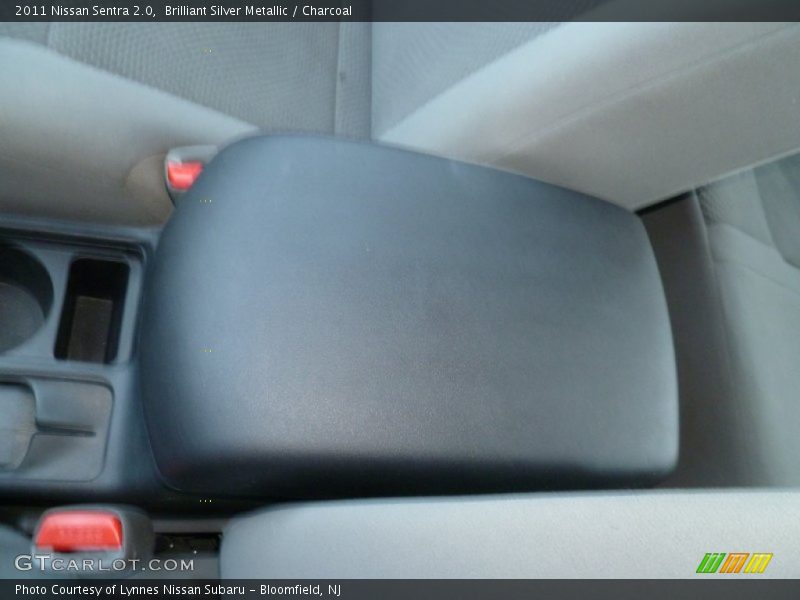 Brilliant Silver Metallic / Charcoal 2011 Nissan Sentra 2.0