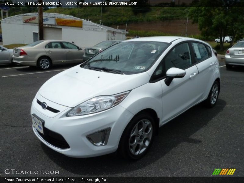 Oxford White / Charcoal Black/Blue Cloth 2011 Ford Fiesta SES Hatchback