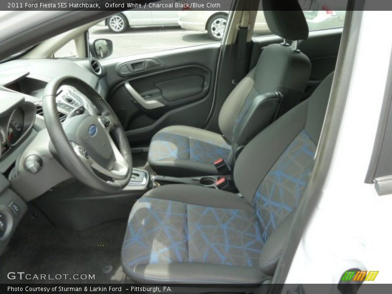 Oxford White / Charcoal Black/Blue Cloth 2011 Ford Fiesta SES Hatchback