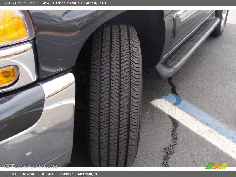 Carbon Metallic / Neutral/Shale 2006 GMC Yukon SLT 4x4