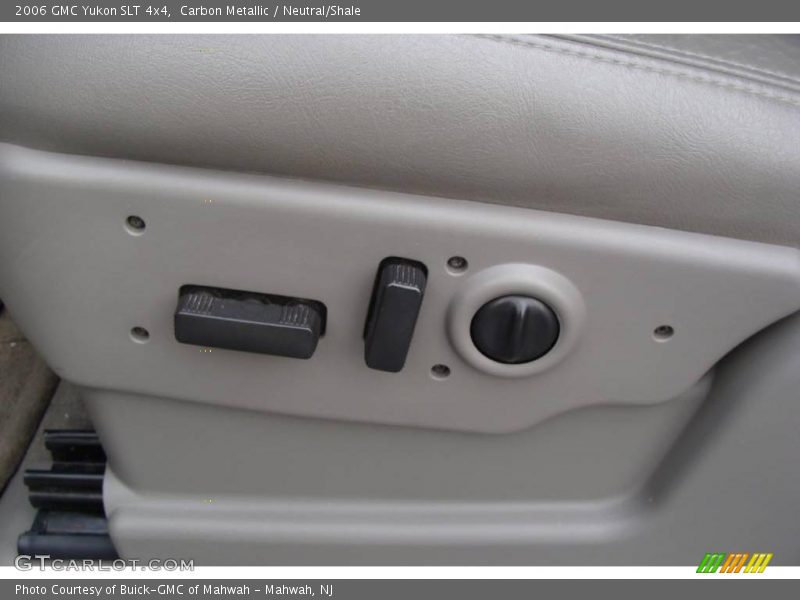 Carbon Metallic / Neutral/Shale 2006 GMC Yukon SLT 4x4