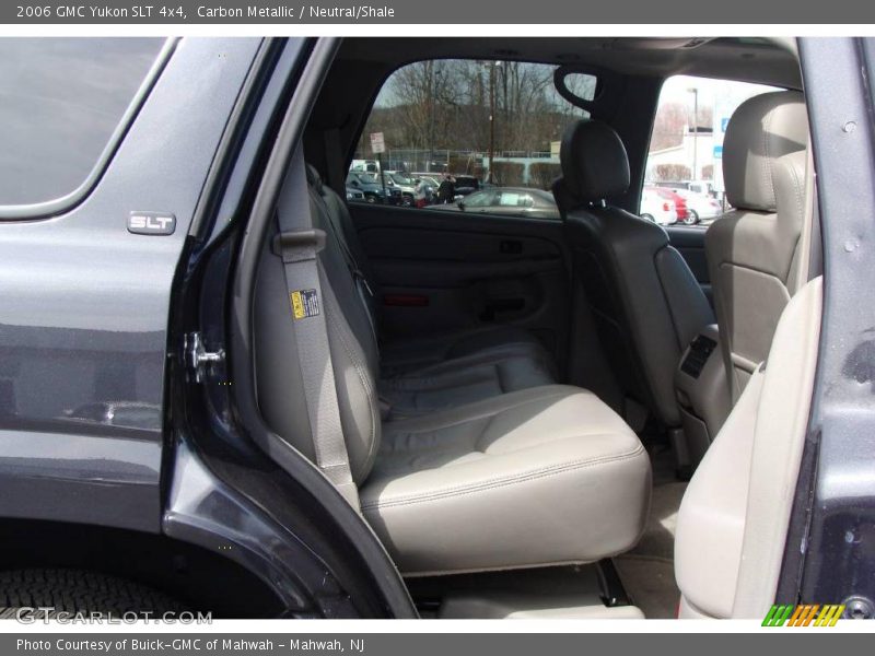 Carbon Metallic / Neutral/Shale 2006 GMC Yukon SLT 4x4