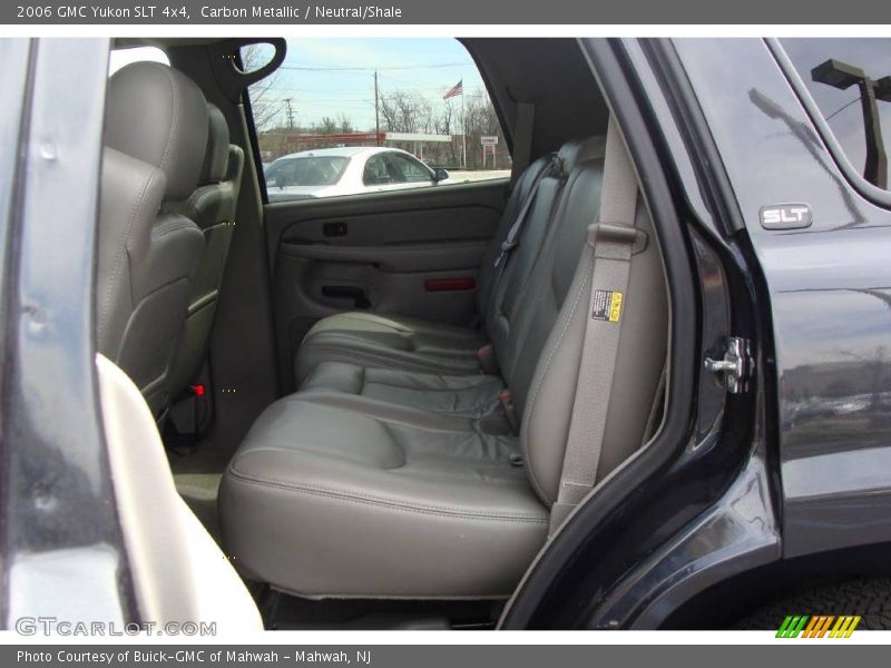 Carbon Metallic / Neutral/Shale 2006 GMC Yukon SLT 4x4