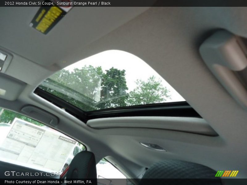 Sunroof of 2012 Civic Si Coupe