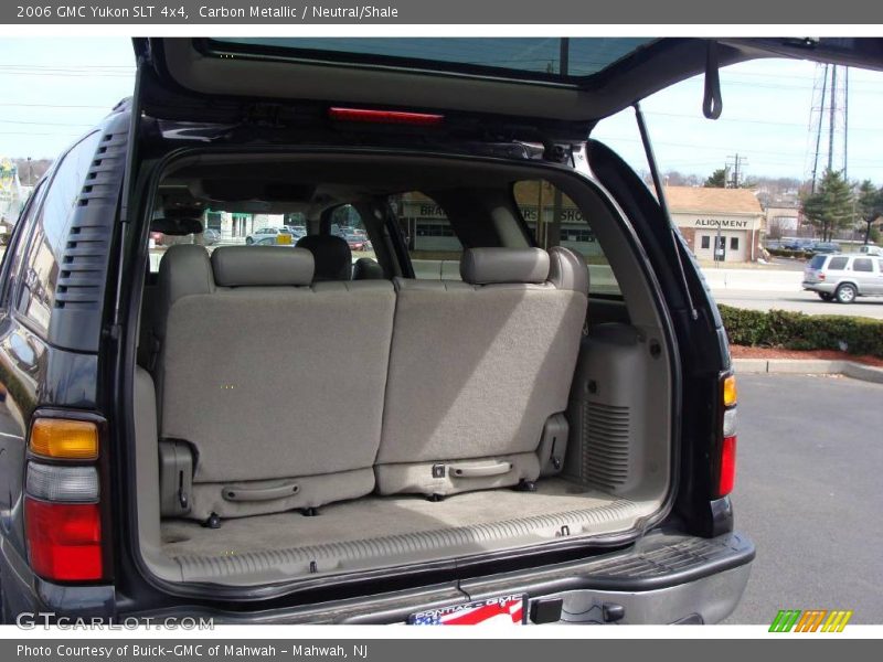 Carbon Metallic / Neutral/Shale 2006 GMC Yukon SLT 4x4