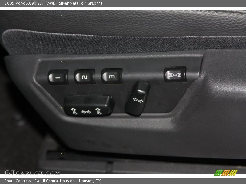 Silver Metallic / Graphite 2005 Volvo XC90 2.5T AWD