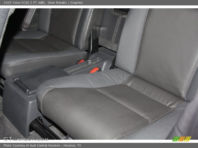 Silver Metallic / Graphite 2005 Volvo XC90 2.5T AWD
