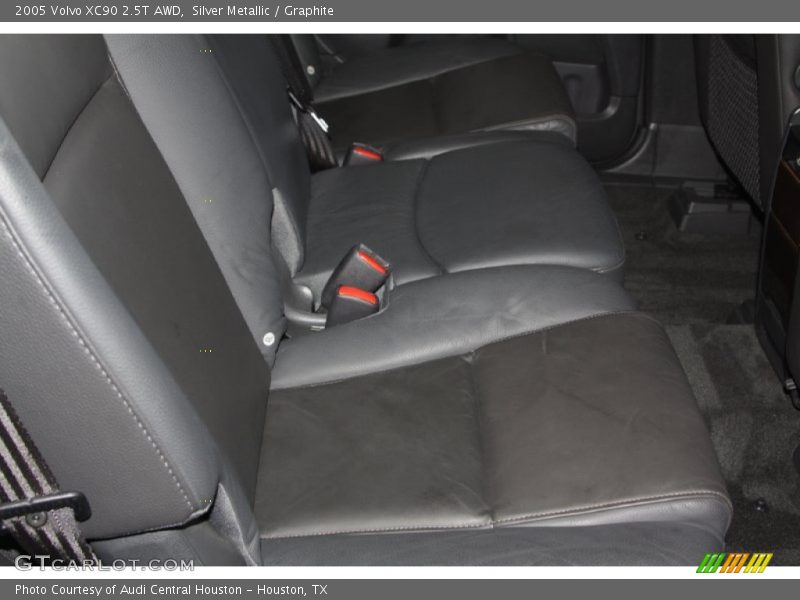 Silver Metallic / Graphite 2005 Volvo XC90 2.5T AWD