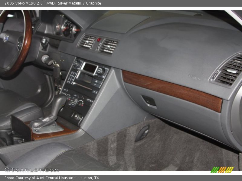 Silver Metallic / Graphite 2005 Volvo XC90 2.5T AWD