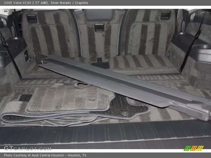 Silver Metallic / Graphite 2005 Volvo XC90 2.5T AWD