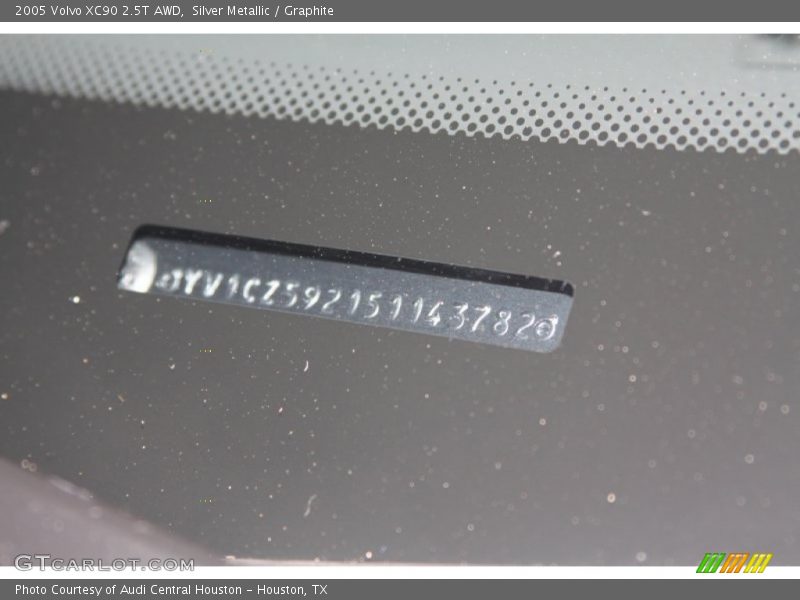 Silver Metallic / Graphite 2005 Volvo XC90 2.5T AWD