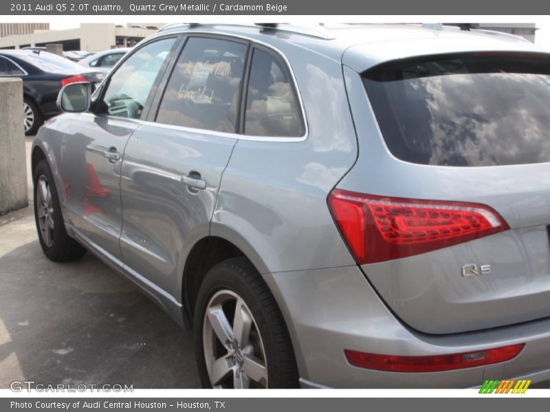 Quartz Grey Metallic / Cardamom Beige 2011 Audi Q5 2.0T quattro