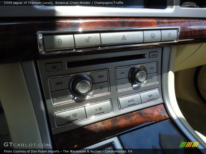 Botanical Green Metallic / Champagne/Truffle 2009 Jaguar XF Premium Luxury