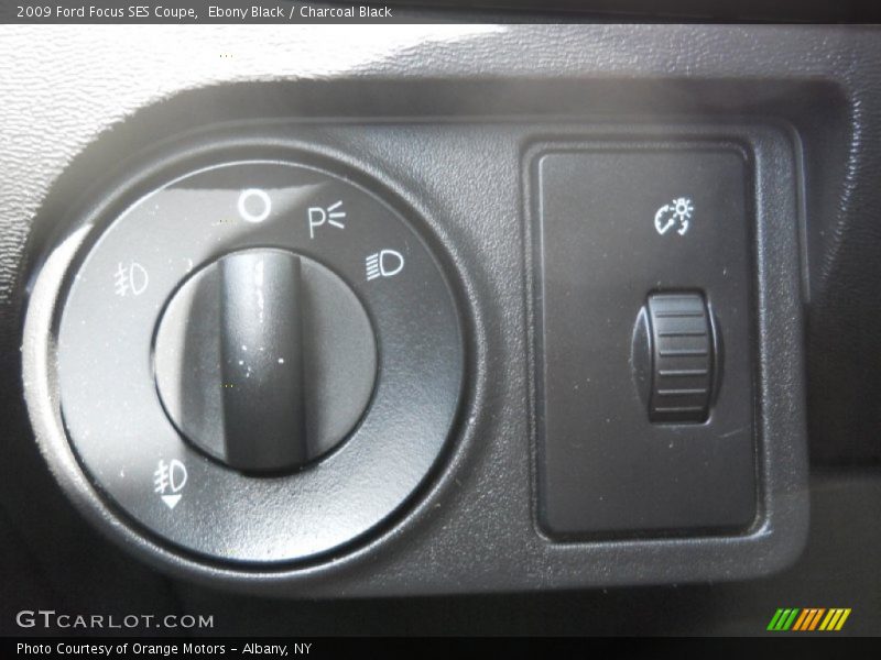 Ebony Black / Charcoal Black 2009 Ford Focus SES Coupe