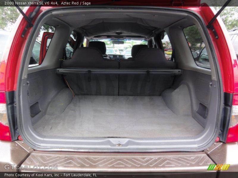  2000 Xterra SE V6 4x4 Trunk