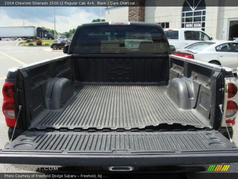 Black / Dark Charcoal 2004 Chevrolet Silverado 1500 LS Regular Cab 4x4