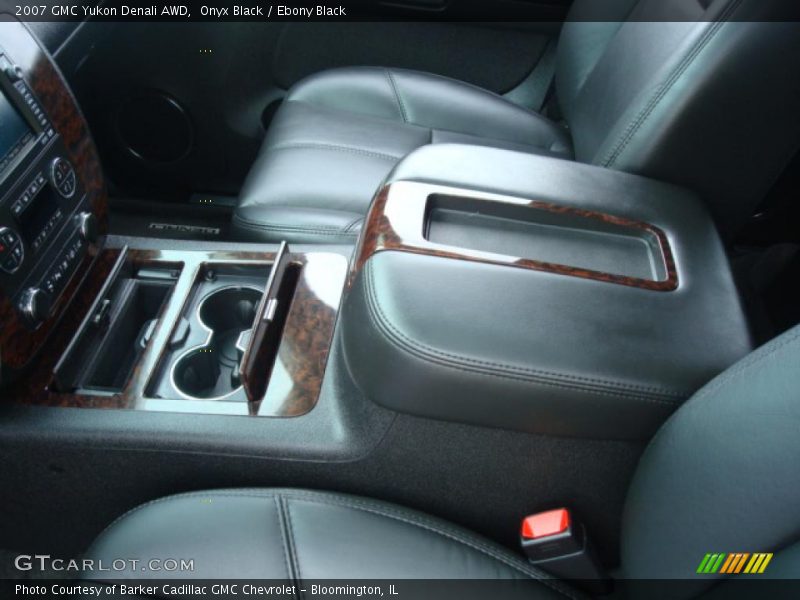 Onyx Black / Ebony Black 2007 GMC Yukon Denali AWD