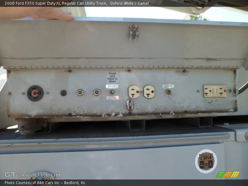 Oxford White / Camel 2008 Ford F350 Super Duty XL Regular Cab Utility Truck