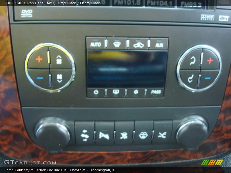 Onyx Black / Ebony Black 2007 GMC Yukon Denali AWD