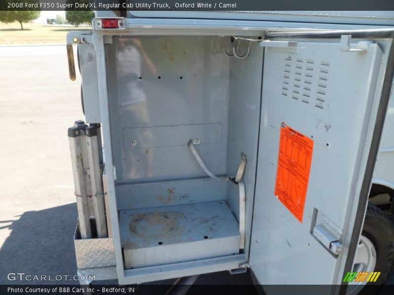 Oxford White / Camel 2008 Ford F350 Super Duty XL Regular Cab Utility Truck