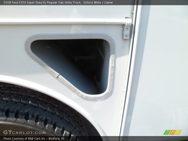 Oxford White / Camel 2008 Ford F350 Super Duty XL Regular Cab Utility Truck