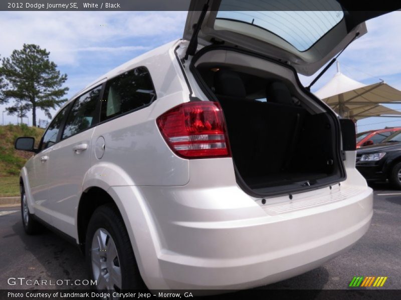 White / Black 2012 Dodge Journey SE