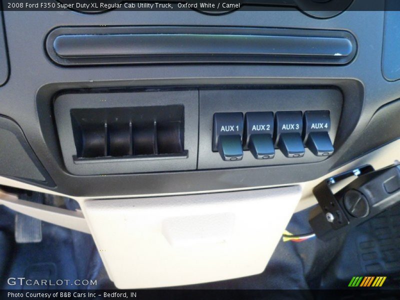 Oxford White / Camel 2008 Ford F350 Super Duty XL Regular Cab Utility Truck