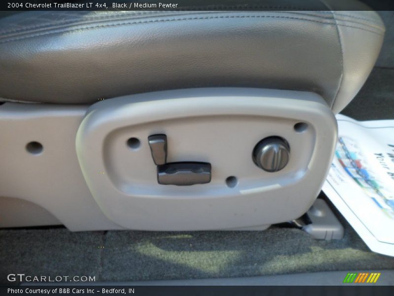 Black / Medium Pewter 2004 Chevrolet TrailBlazer LT 4x4