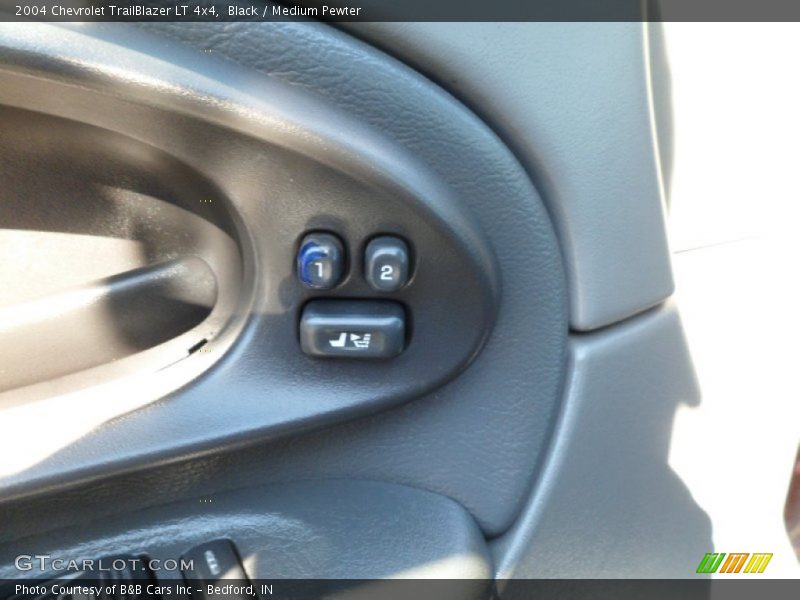 Black / Medium Pewter 2004 Chevrolet TrailBlazer LT 4x4