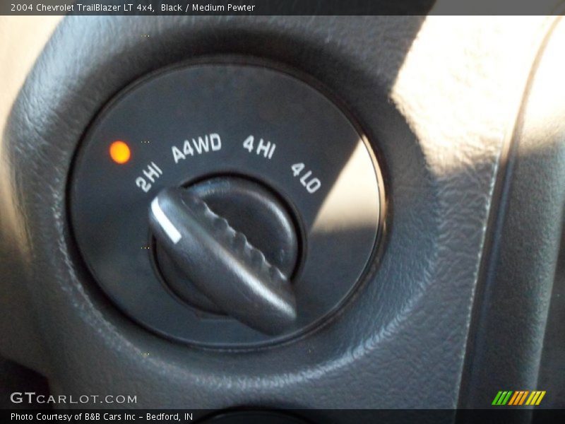 Black / Medium Pewter 2004 Chevrolet TrailBlazer LT 4x4