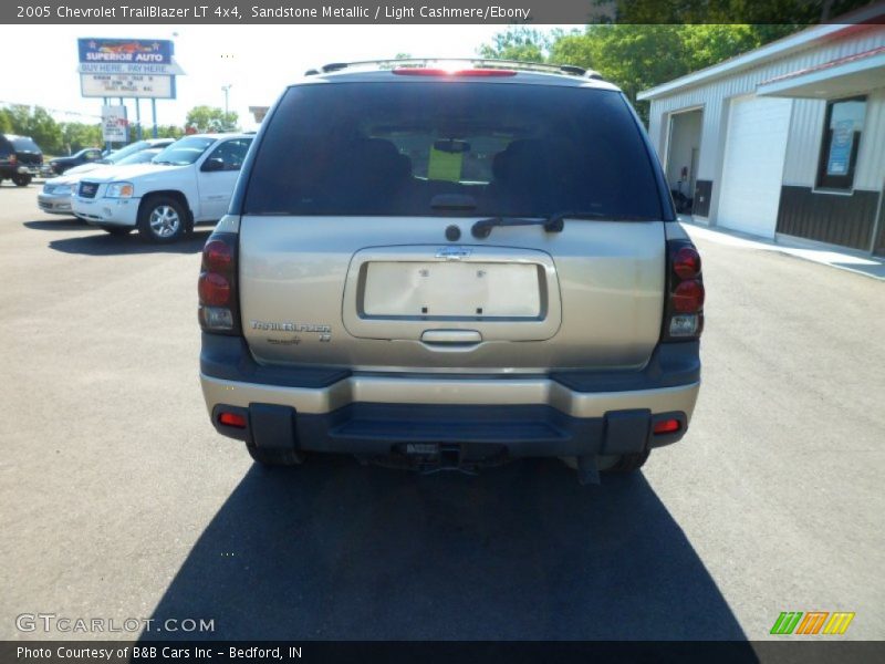 Sandstone Metallic / Light Cashmere/Ebony 2005 Chevrolet TrailBlazer LT 4x4