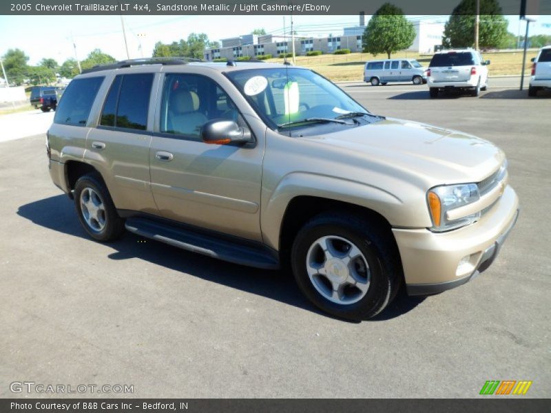 Sandstone Metallic / Light Cashmere/Ebony 2005 Chevrolet TrailBlazer LT 4x4