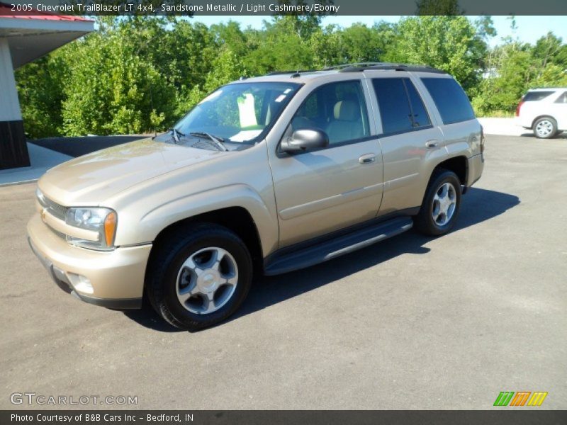 Sandstone Metallic / Light Cashmere/Ebony 2005 Chevrolet TrailBlazer LT 4x4