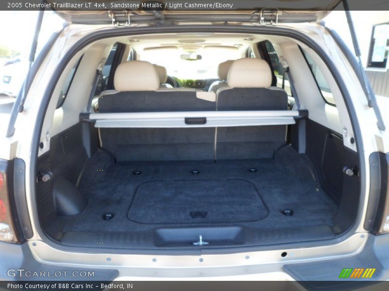Sandstone Metallic / Light Cashmere/Ebony 2005 Chevrolet TrailBlazer LT 4x4