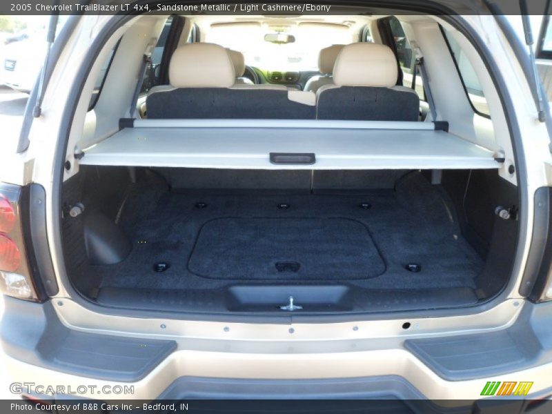 Sandstone Metallic / Light Cashmere/Ebony 2005 Chevrolet TrailBlazer LT 4x4