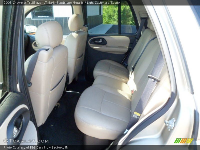 Sandstone Metallic / Light Cashmere/Ebony 2005 Chevrolet TrailBlazer LT 4x4