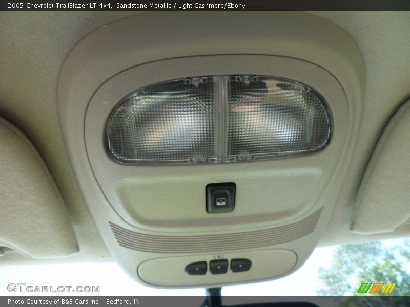 Sandstone Metallic / Light Cashmere/Ebony 2005 Chevrolet TrailBlazer LT 4x4