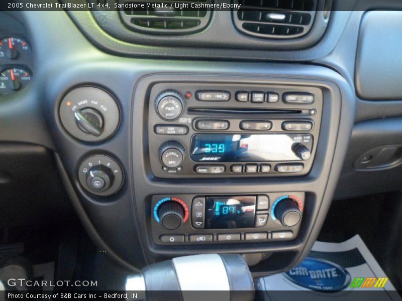 Sandstone Metallic / Light Cashmere/Ebony 2005 Chevrolet TrailBlazer LT 4x4