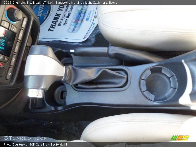 Sandstone Metallic / Light Cashmere/Ebony 2005 Chevrolet TrailBlazer LT 4x4