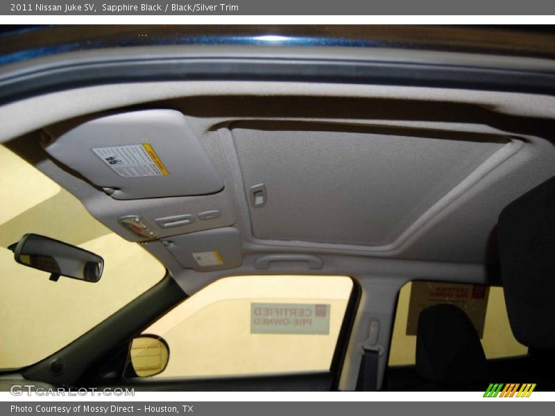 Sapphire Black / Black/Silver Trim 2011 Nissan Juke SV