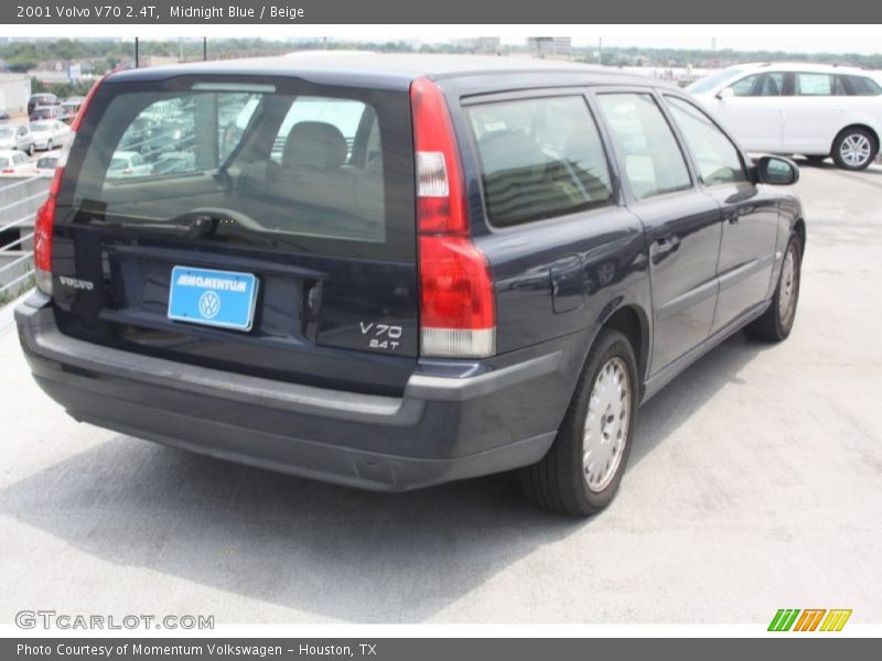 Midnight Blue / Beige 2001 Volvo V70 2.4T